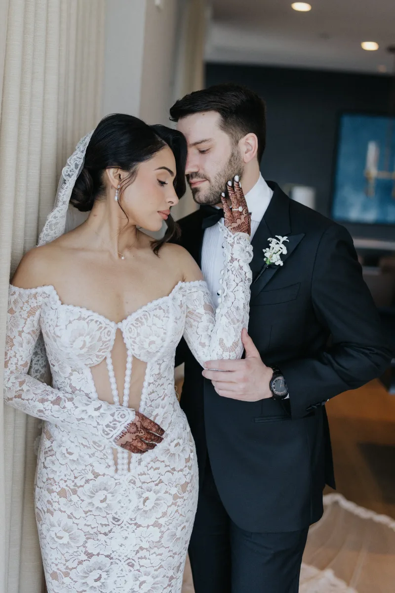 She Was 45 Minutes Late to Their First Date. He Knew Before She Sat Down
